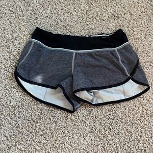RARE!!!Super cute lululemon speed up shorts size 6